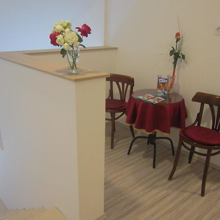Feher Hajo Panzio Es Vendeglo Γκιόρ Εξωτερικό φωτογραφία